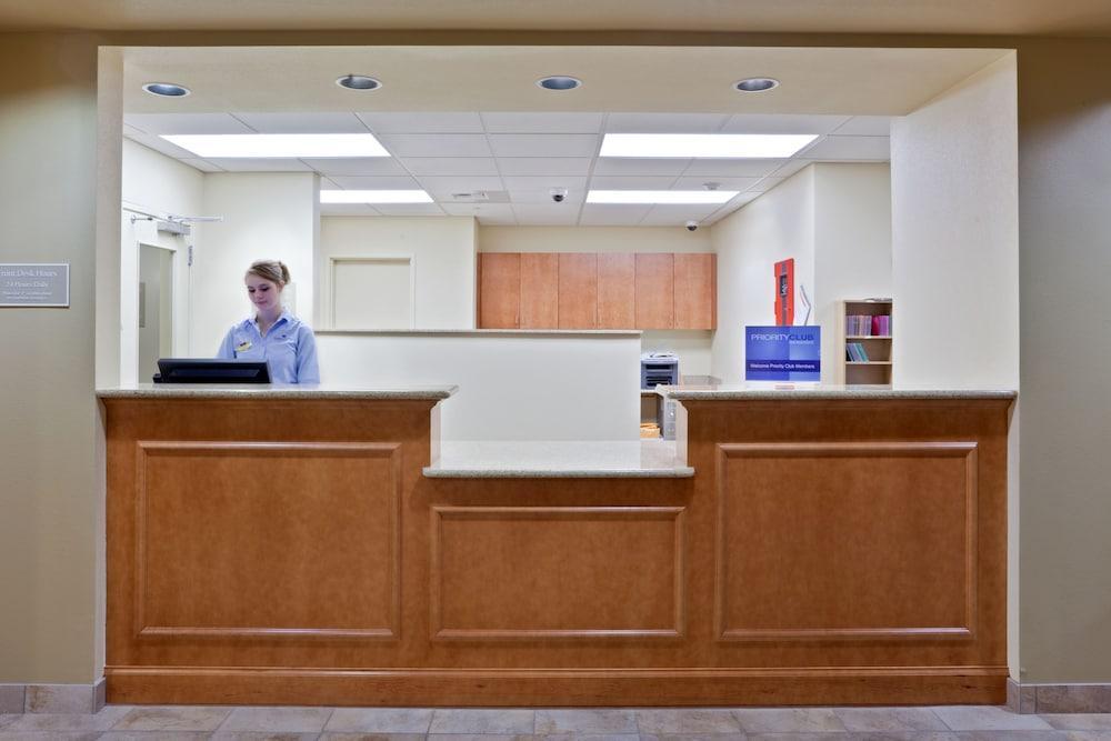 Candlewood Suites Lakewood, An Ihg Hotel Eksteriør billede